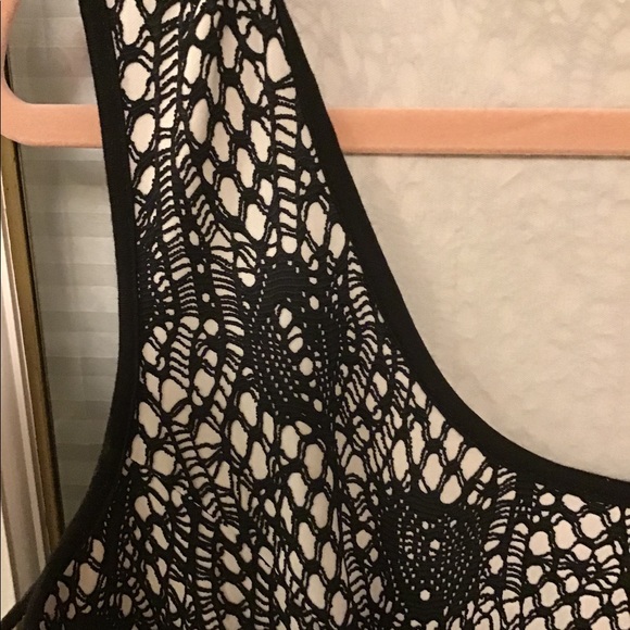 Beautiful laced dressy evening top. Plus size 2. - Picture 2 of 5